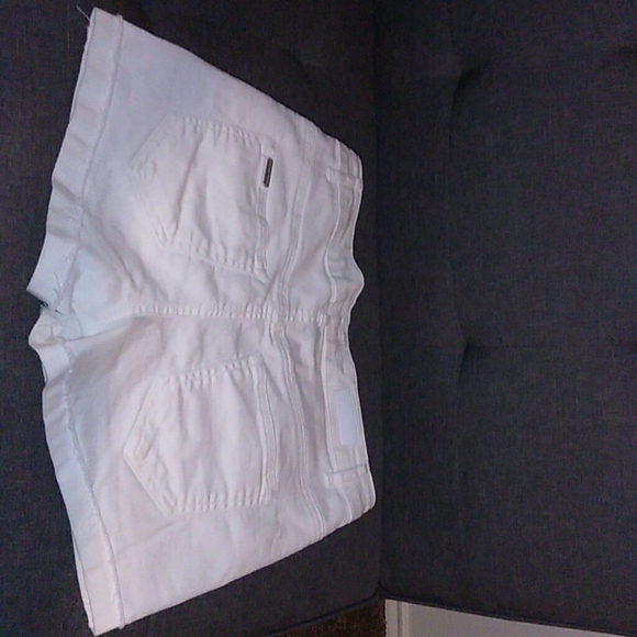 Shorts - Picture 2 of 3